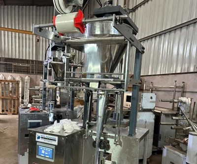 Auger-Filler-Pouch-Packing-Machine